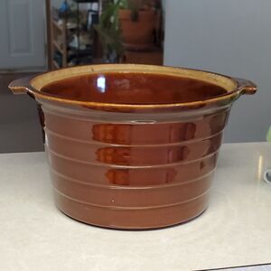 Vintage Monmouth Pottery Maple Leaf Brown Beehive Ovenproof 2 Qt Bean Pot no lid